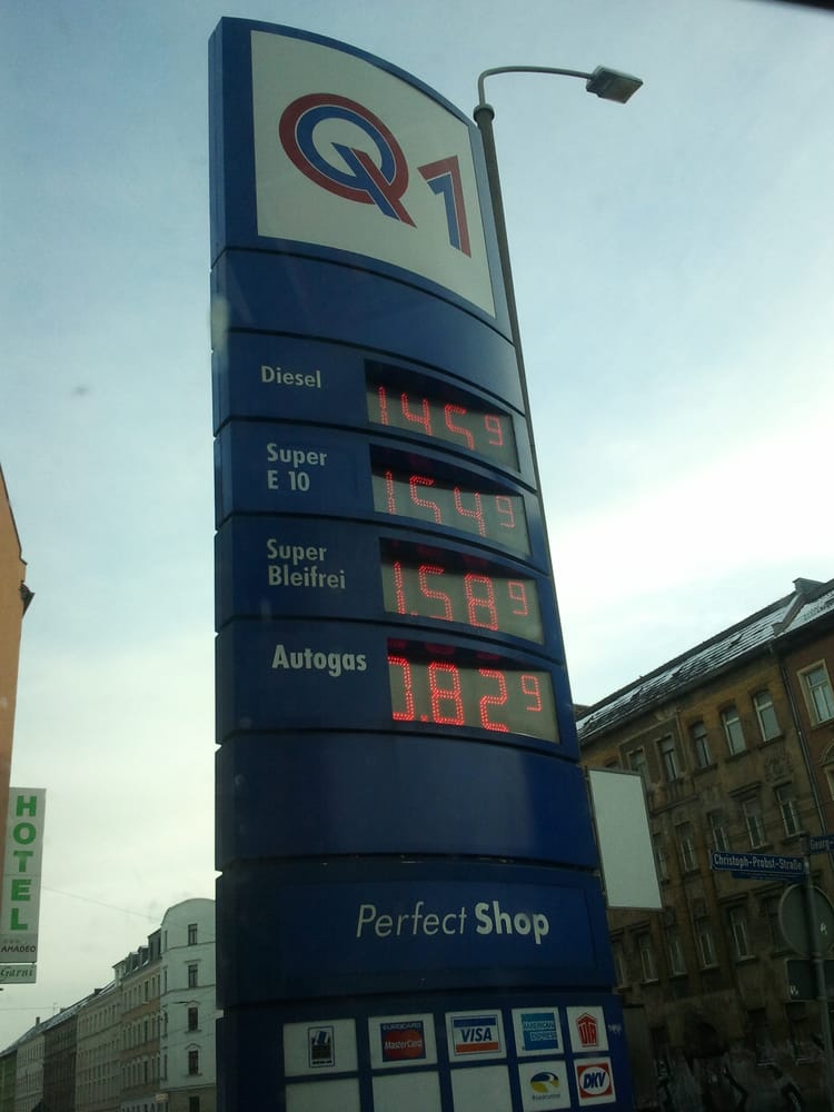 Q1 Tankstelle picture